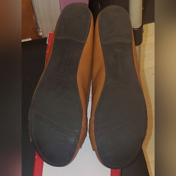 NWOT Cognac Flats by American Eagle - Picture 3 of 5